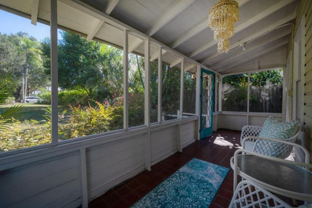 Serene Beachy Bungalow With Large Screened Porch! تامبا المظهر الخارجي الصورة