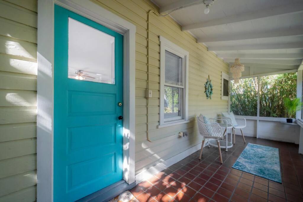 Serene Beachy Bungalow With Large Screened Porch! تامبا المظهر الخارجي الصورة